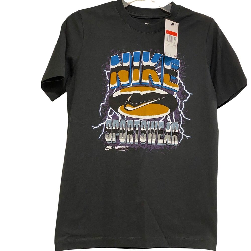 Nike Sportswear Kids Large T-Shirt NWT Black / Gray Lightning Boys 100% Cotton